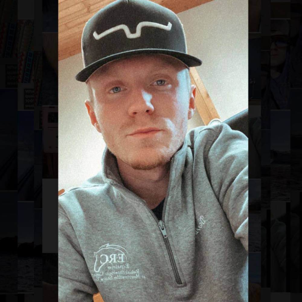 Meet your Posher, Derric